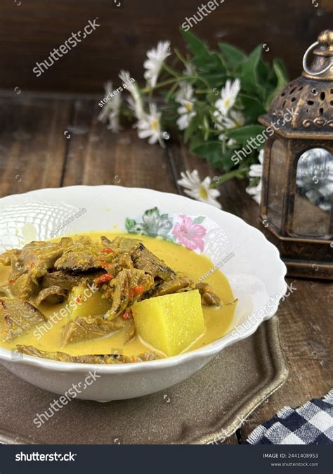 909 Masak Lemak Cili Api Images, Stock Photos, and Vectors | Shutterstock