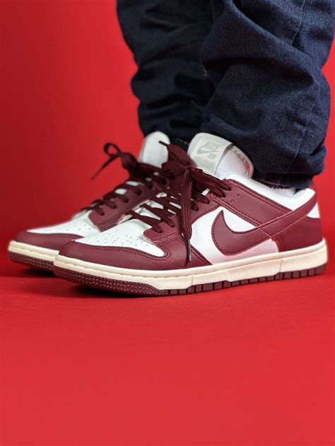 T Nis Nike Dunk Low Preto E Vermelho