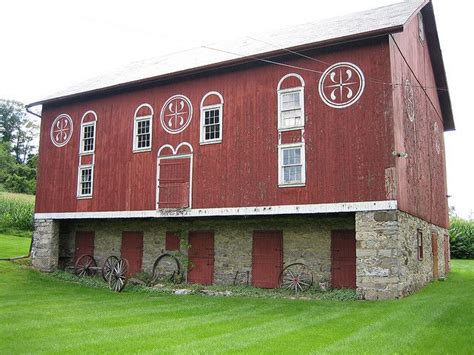 Old Pennsylvania German Barn American Barn Bank Barn Farm Buildings