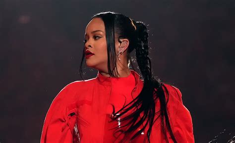 Steal Rihannas Red Hot Super Bowl Glam Courtesy Of Her Makeup Artist