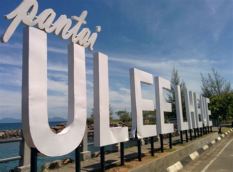 Pantai Ulee Lheue Pantai Indah Dengan Hamparan Pasir Putih