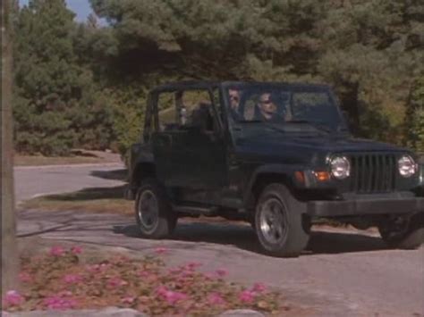 IMCDb Org 1997 Jeep TJ In La Femme Nikita 1997 2001