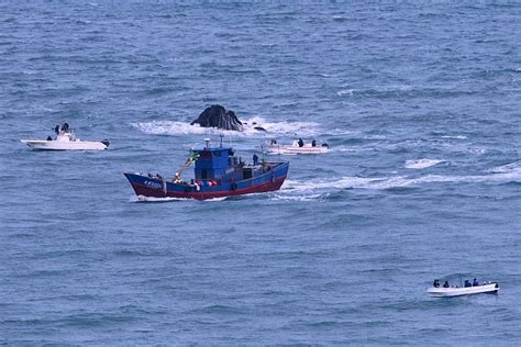 風浪再轉弱 東引漁船把握好天氣出海捕魚 馬祖日報