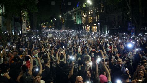 Georgienii au protestat din nou în ciuda avertismentelor că vor fi