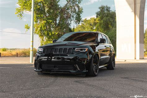 Jeep Srt Trackhawk M520r Gloss Black Avant Garde Wheels 06 Jeep Grand Cherokee Srt Trackhawk