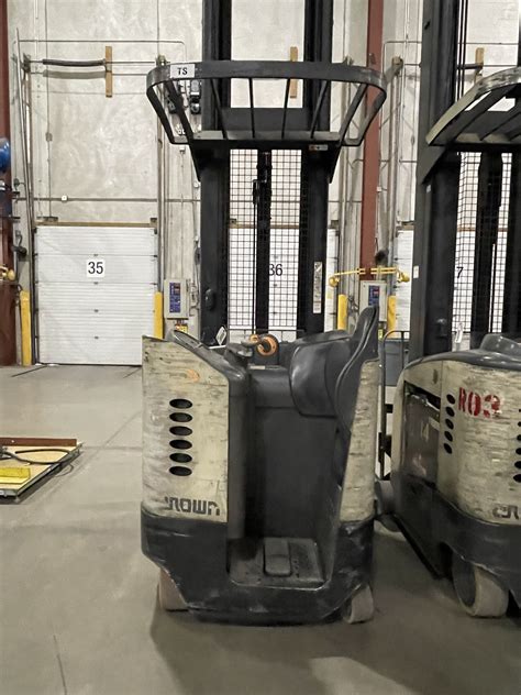crown reach truck 3
