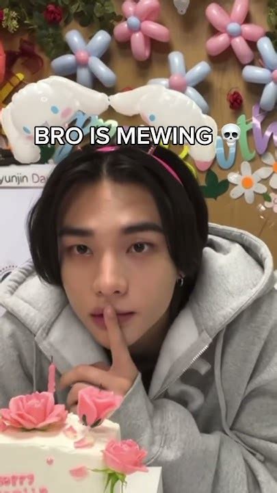 🤫🧏‍♂️ Kpop Hyunjin Straykids Mewing Shorts Youtube