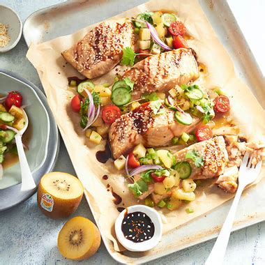 tray baked salmon  zespri sungold kiwifruit salsa salad