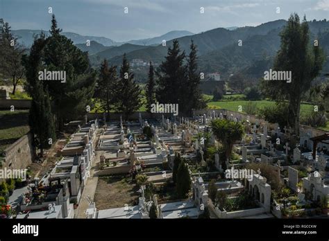 Rural Cemetery Hi Res Stock Photography And Images Alamy