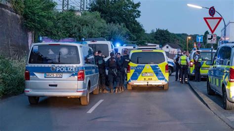 Nordrhein Westfalen Mindestens Ein Schuss In Disko In K Ln