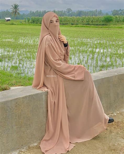 Pin By Arifin On Hijab Anggun Muslimah Fashion Muslimah Fashion