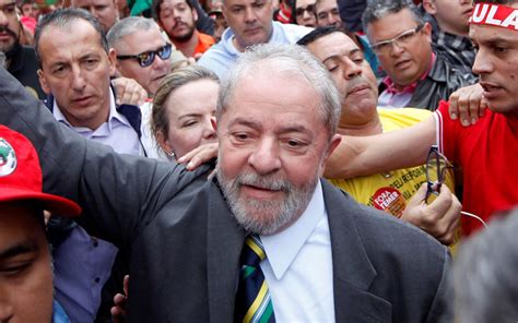 Revocan la orden de liberación de Lula da Silva