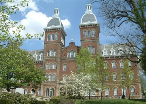 25 Oldest Colleges In America Stacker