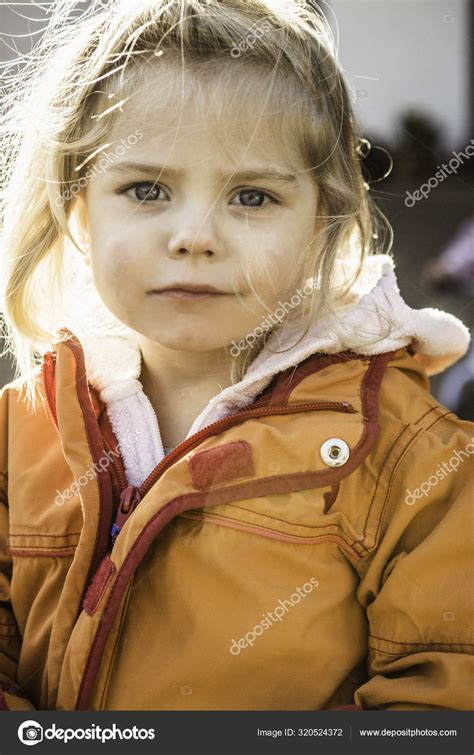 Close Portrait Cute Girl — Stock Photo © Imagesource 320524372