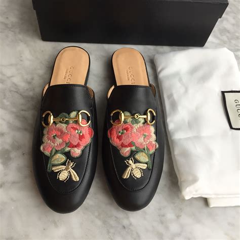 Gucci woman shoes leather slippers half loafers design with embroidered ...