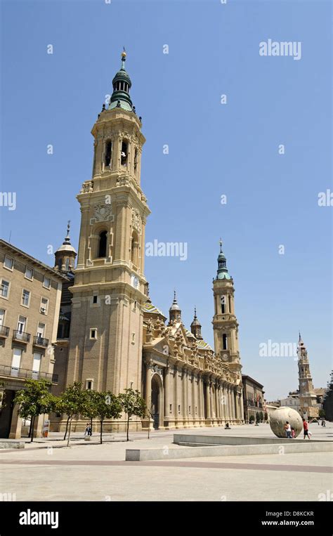 Basilika De Nuestra Senora Del Pilar Stock Photo Alamy