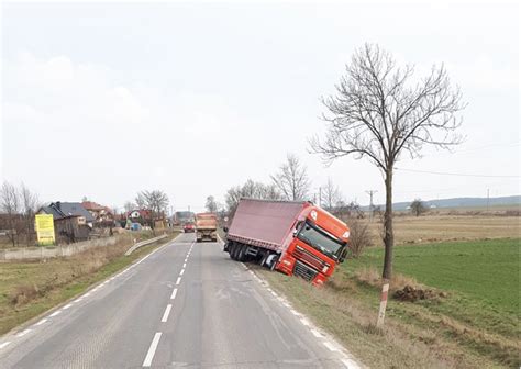 Konopki M Ode Po Wypadku Zablokowana Jest Trasa Niadowo Om A