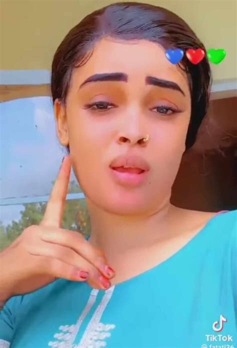 شاهد بالصورة والفيديو حسناء سودانية فائقة الجمال تشعل مواقع التواصل