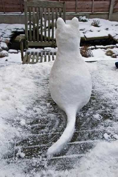 Cute Backyard Ideas for Winter Decorating, 25 Creative Snow Sculptures ...