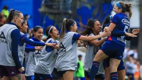 Jugadoras De Cruz Azul Femenil Se Unen A C Ntico Homof Bico Contra El