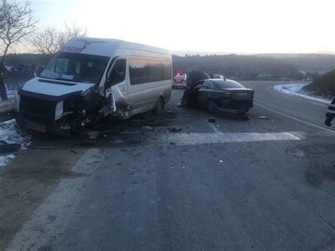 Accident Cu Implicarea Unui Microbuz De Rut Doi Adul I I Un Copil Au