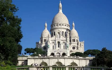 The 8 Most Beautiful Churches in Paris Worth Visiting