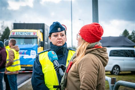 Protestuj Cych W Korczowej Wsparli Rolnicy Wyd U A Si Kolejka Tir W