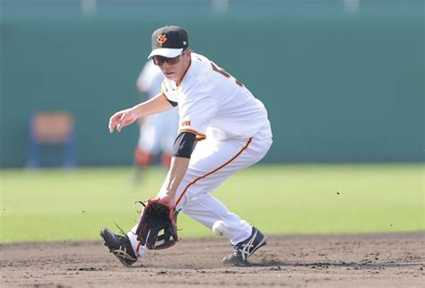 【動画】巨人・門脇誠の内野守備 バウンドが変わっても関係なし！ スポーツ報知