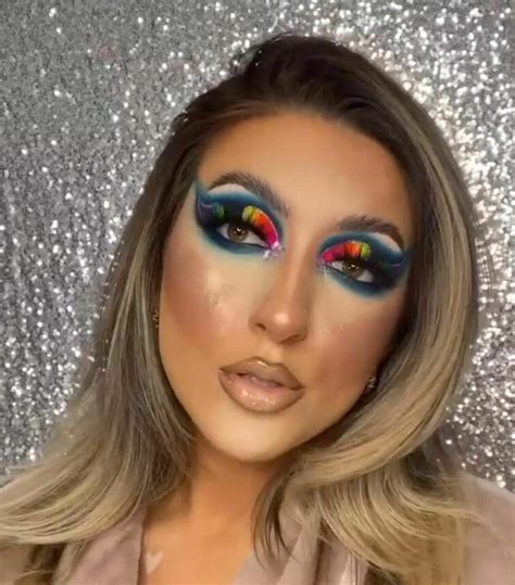 20+ визажистов, которые хотели сделать женщин красивее, но получилось ...