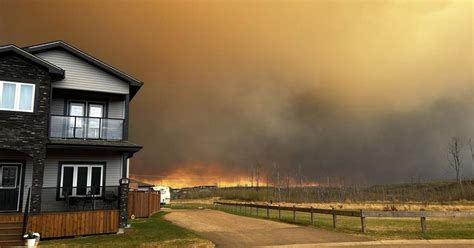 Evacuan En Canadá A Cientos De Personas Incluidos Presos Por Los