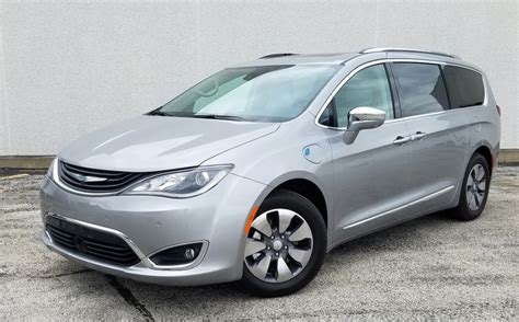 Test Drive 2017 Chrysler Pacifica Hybrid Platinum The Daily Drive