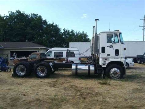 Ford Clt Daycab Semi Trucks