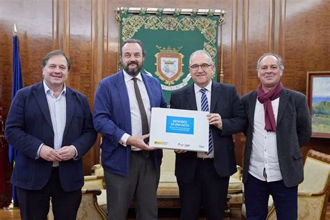 Pamplona firma su adhesión a la Red Menores ni una gota que tiene