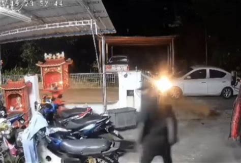 Video Tular Polis Buru Suspek Serang Ragut Rantai Emas Peniaga Guna