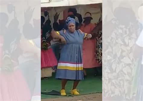 Grooving Gogo Impresses Mzansi With Amapiano Dance Moves Watch