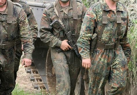 Militär Barley fordert europäische Debatte über Rückkehr zur