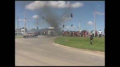 Bom Dia ES Moradores Fecham BR 101 Em Sooretama ES Durante Protesto