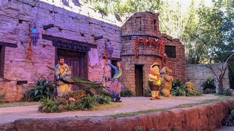 VIDEO: 'Up! A Great Bird Adventure' Debuts at Disney's Animal Kingdom