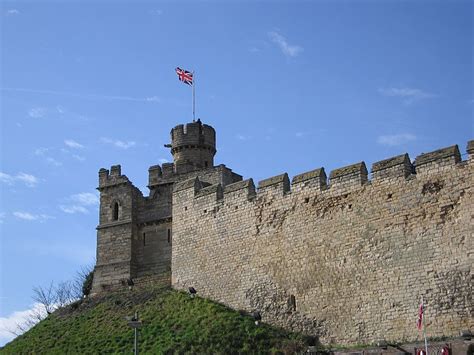 Medieval Britain: Lincoln Castle. History, Facilities and Opening Hours.