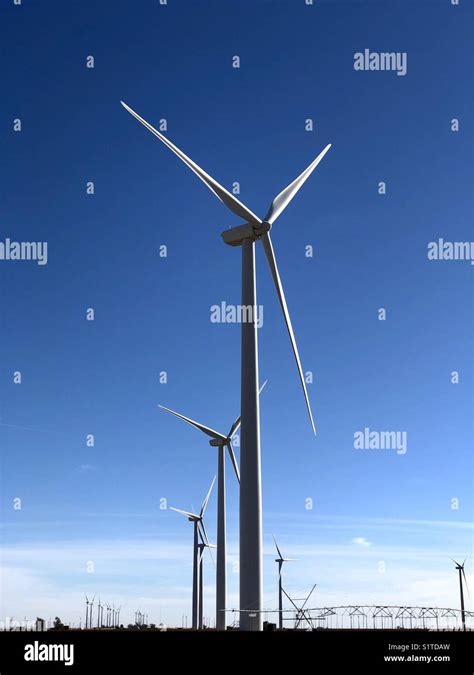 Molino De Viento Moderno Fotograf As E Im Genes De Alta Resoluci N Alamy