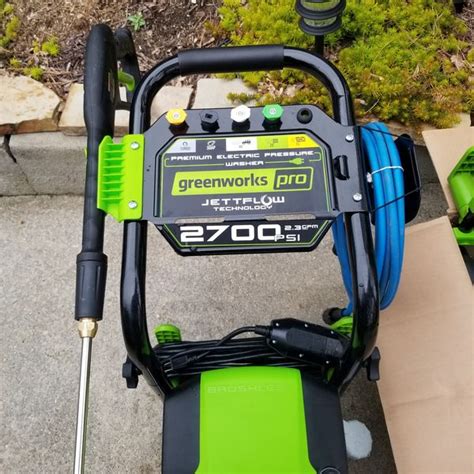 Greenworks Pro 2700 Psi 2 3 Gallon Gpm And Greenworks 2000 Psi 1 2 Gallon Gpm Electric Pressure