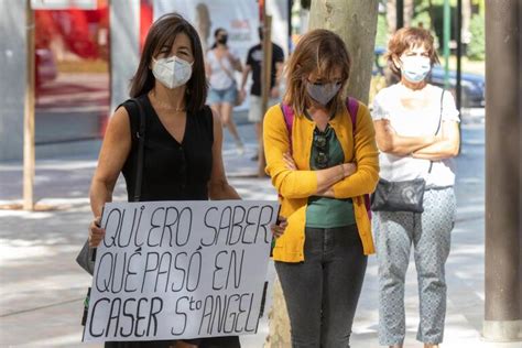 Familiares De Los Residentes Protestan En Murcia Contra El Abandono