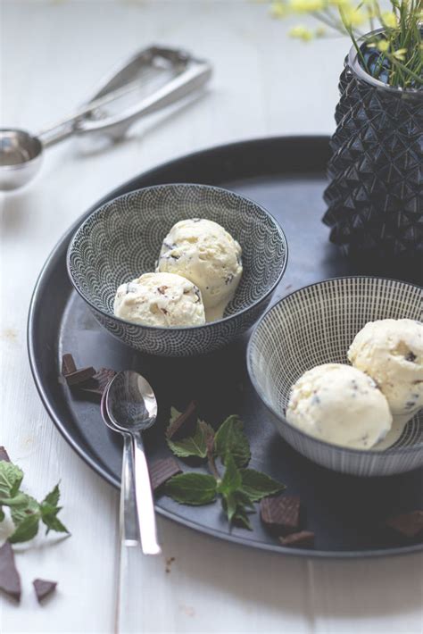 Minz Schoko Eis Mit Frischer Minze Und Schokost Ckchen Moey S Kitchen