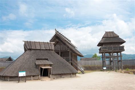 Den Traditionella Japanska Staden I Historiska Yoshinogari Parkerar