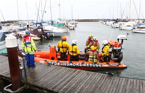 BOAT BLAZE ERUPTS AT RYDE HARBOUR - Island Echo - 24hr news, 7 days a week across the Isle of Wight