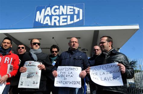 Gi Le Mani Dall Unit Protesta Alla Magneti Marelli La Repubblica