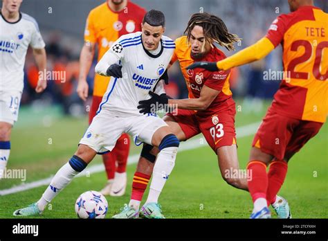 Elias Achouri De FCK Et Sacha Boey De Galatasaray Lors Du Match De