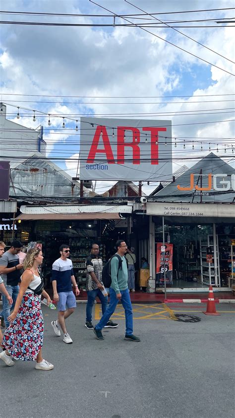 Discover Art at Chatuchak: A Weekend Market for Art Lovers