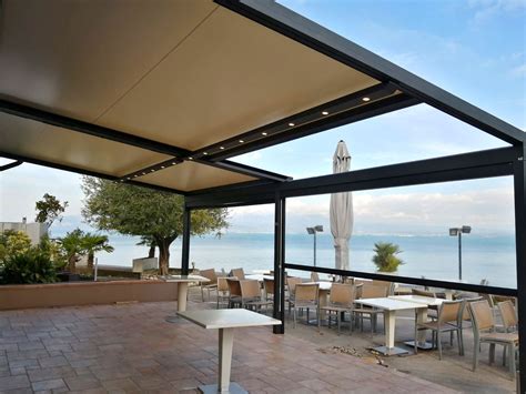 Pergola Struttura Ombreggiante In Alluminio Con Telo Avvolto Tonoli Tende