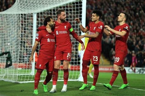 تأكد غياب مهاجم ليفربول عن مباراة بورنموث في الدوري الإنجليزي بطولات